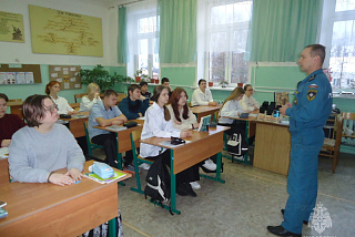 В преддверии становления тонкого льда ивановские инспекторы МЧС предостерегают подростков об опасности водных объектов (ФОТО)   