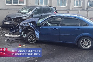 Нетрезвый автомобилист инициировал в Иванове сложное ДТП (ФОТО)