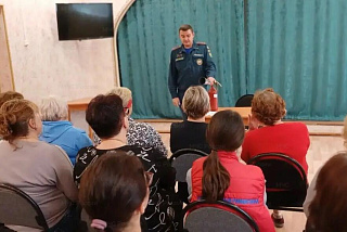 В Приволжском районе для пожилых провели лекцию по пожарной безопасности